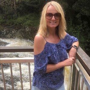 Meet your Posher, Sharon